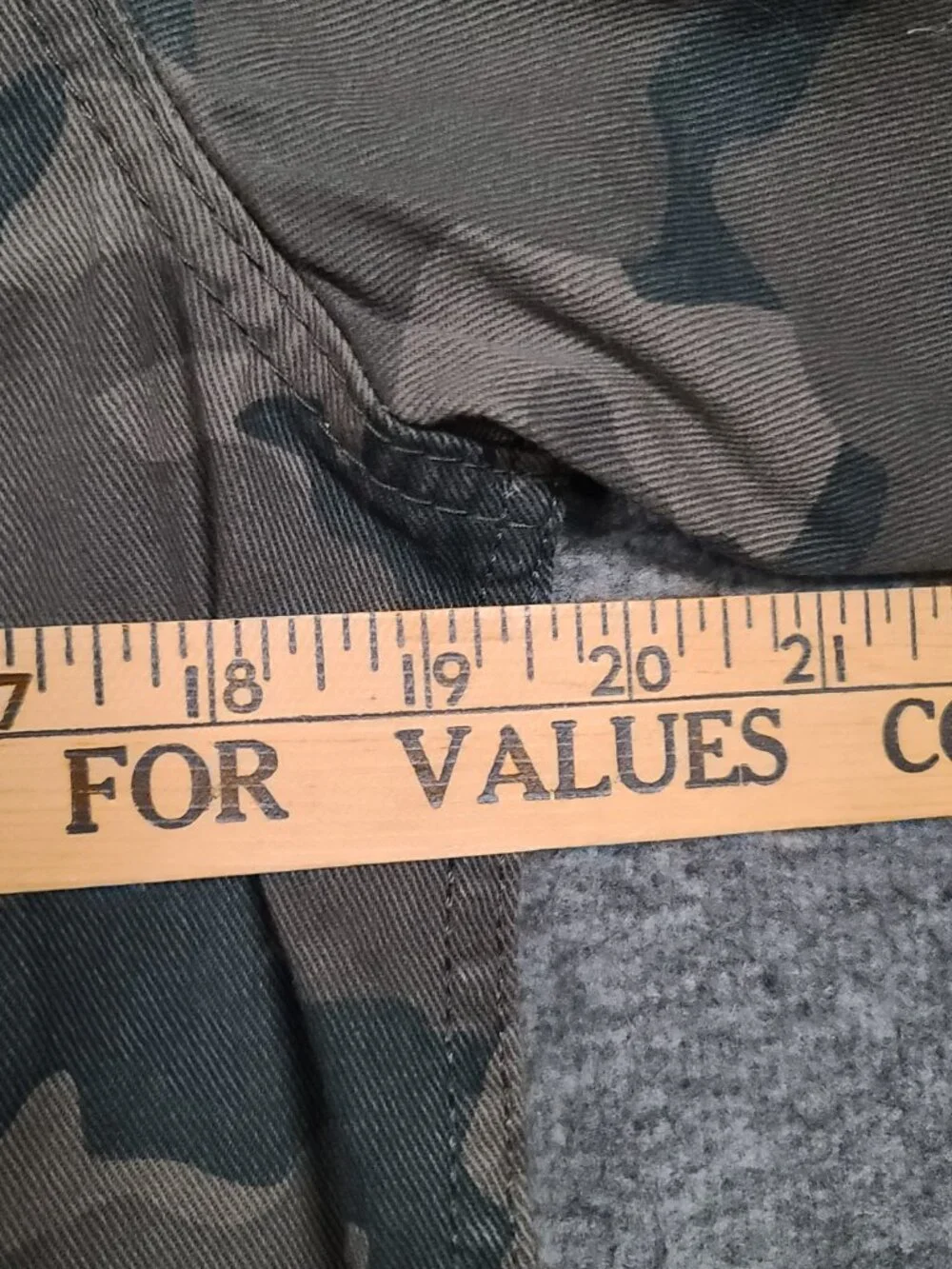 NWT Levi's Youth Camo Jacket Size X-Large 13-15 Years - Picture 11 of 13